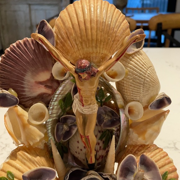 Beautiful religious shell creation with plastic Jesus. Cream, purple, tan colors - Picture 10 of 10